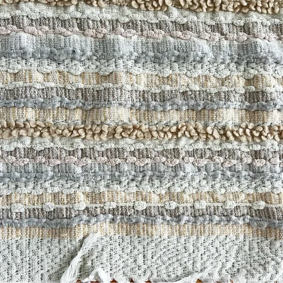 London Kaye | Crochet Rug - Picture 4 of 6